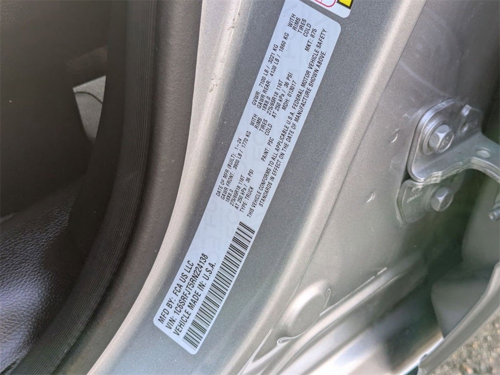 2024 RAM 1500 Laramie Crew Cab 4x4 5'7' Box