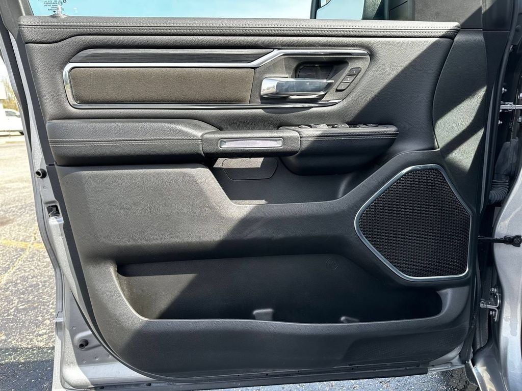 2024 RAM 1500 Laramie Crew Cab 4x4 5'7' Box