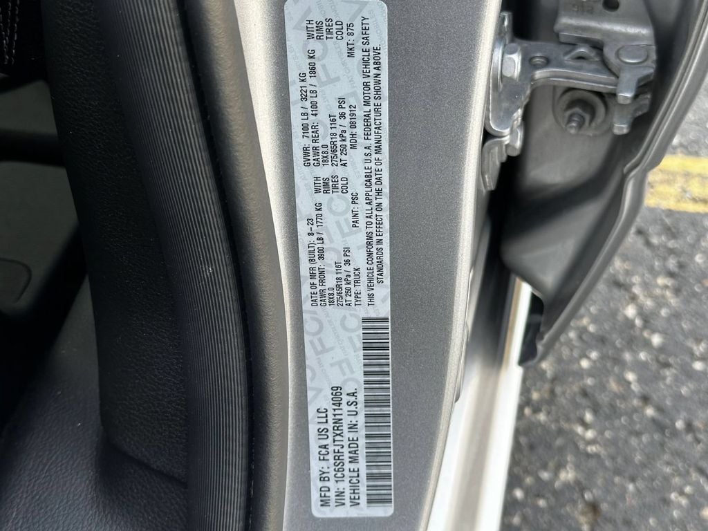 2024 RAM 1500 Laramie Crew Cab 4x4 5'7' Box