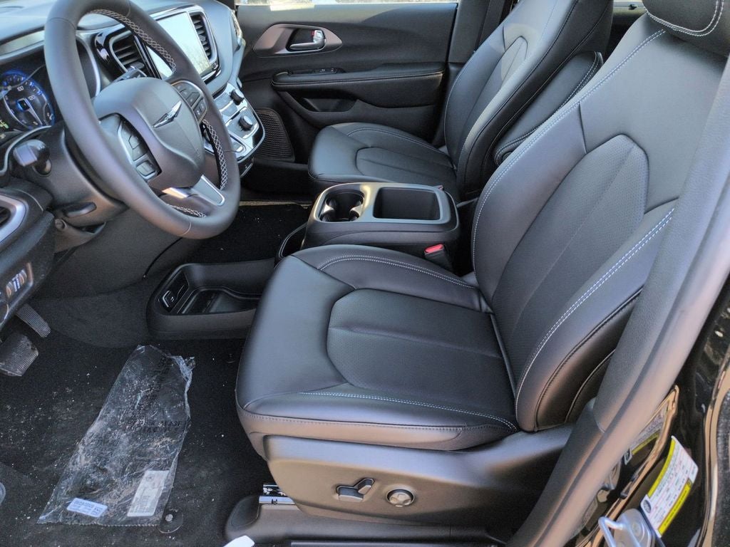 2026 Chrysler Voyager VOYAGER LX