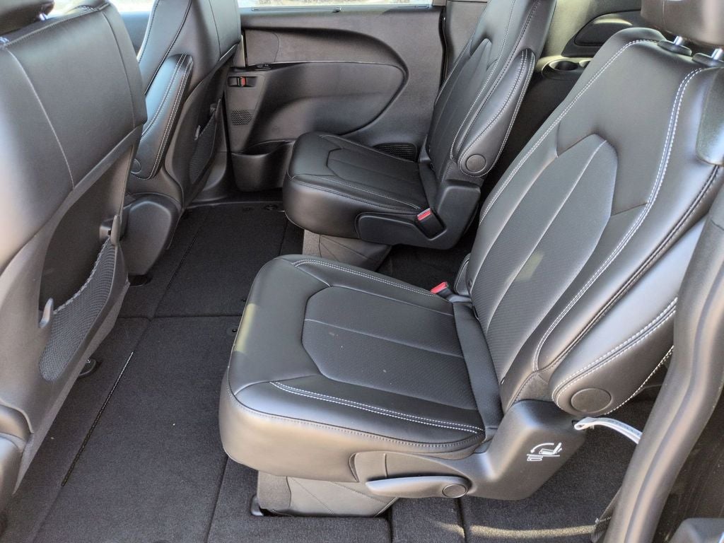 2026 Chrysler Voyager VOYAGER LX