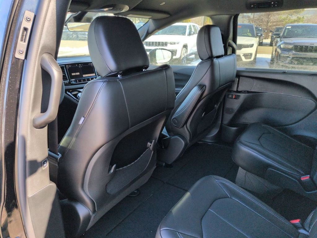 2026 Chrysler Voyager VOYAGER LX