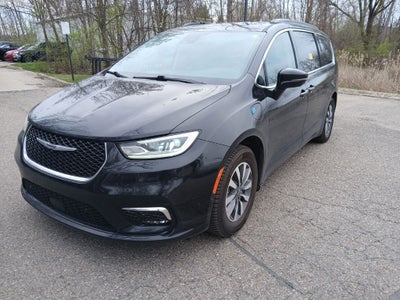2022 Chrysler Pacifica Hybrid Touring L