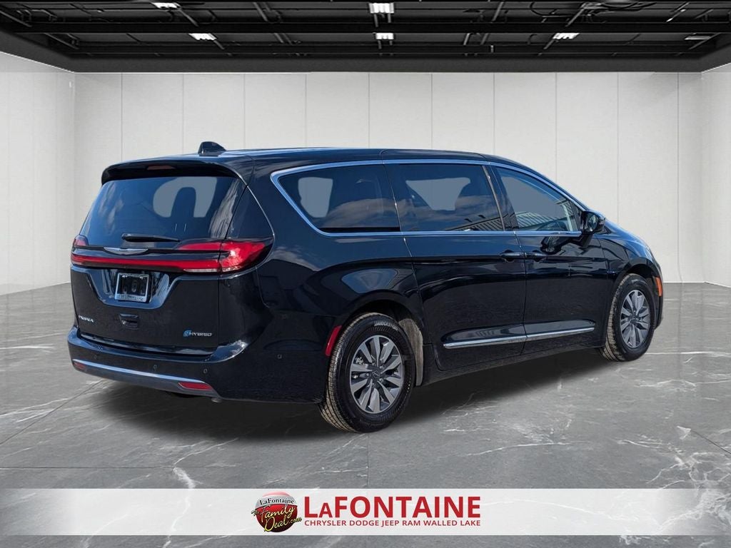 2023 Chrysler Pacifica Hybrid Limited