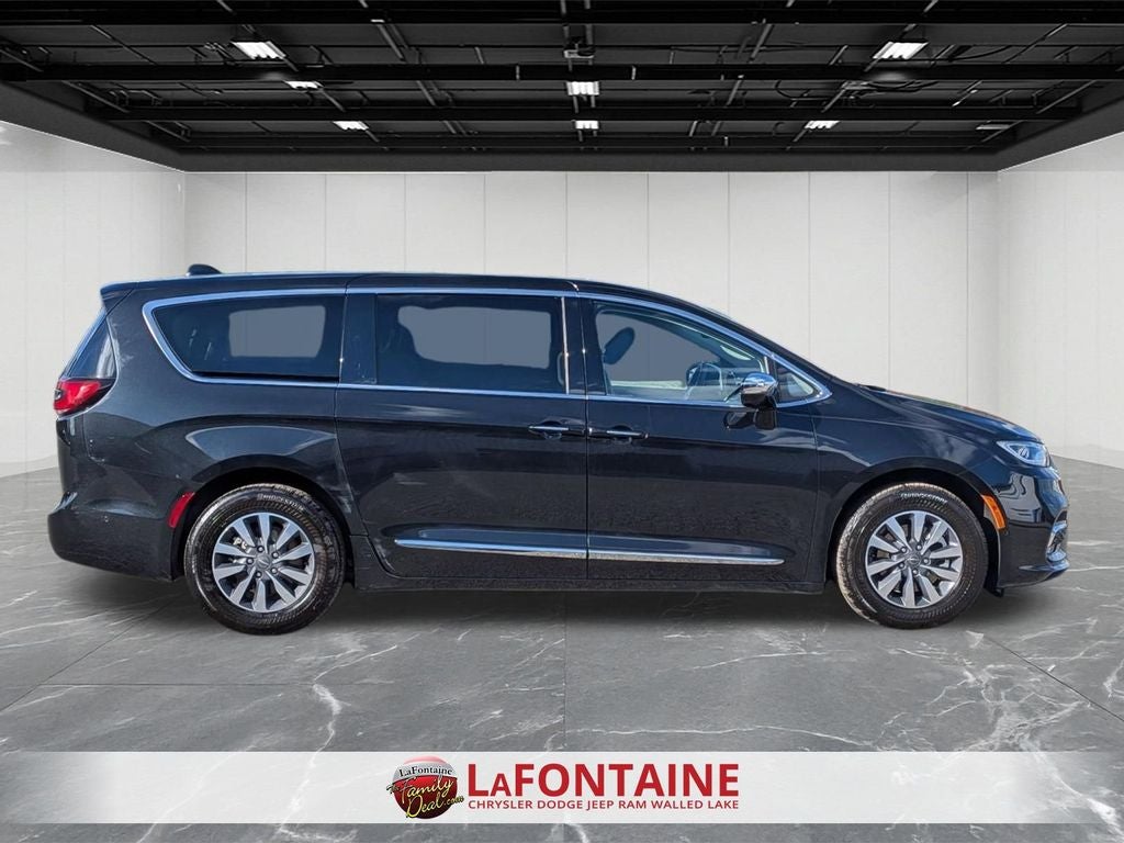 2023 Chrysler Pacifica Hybrid Limited