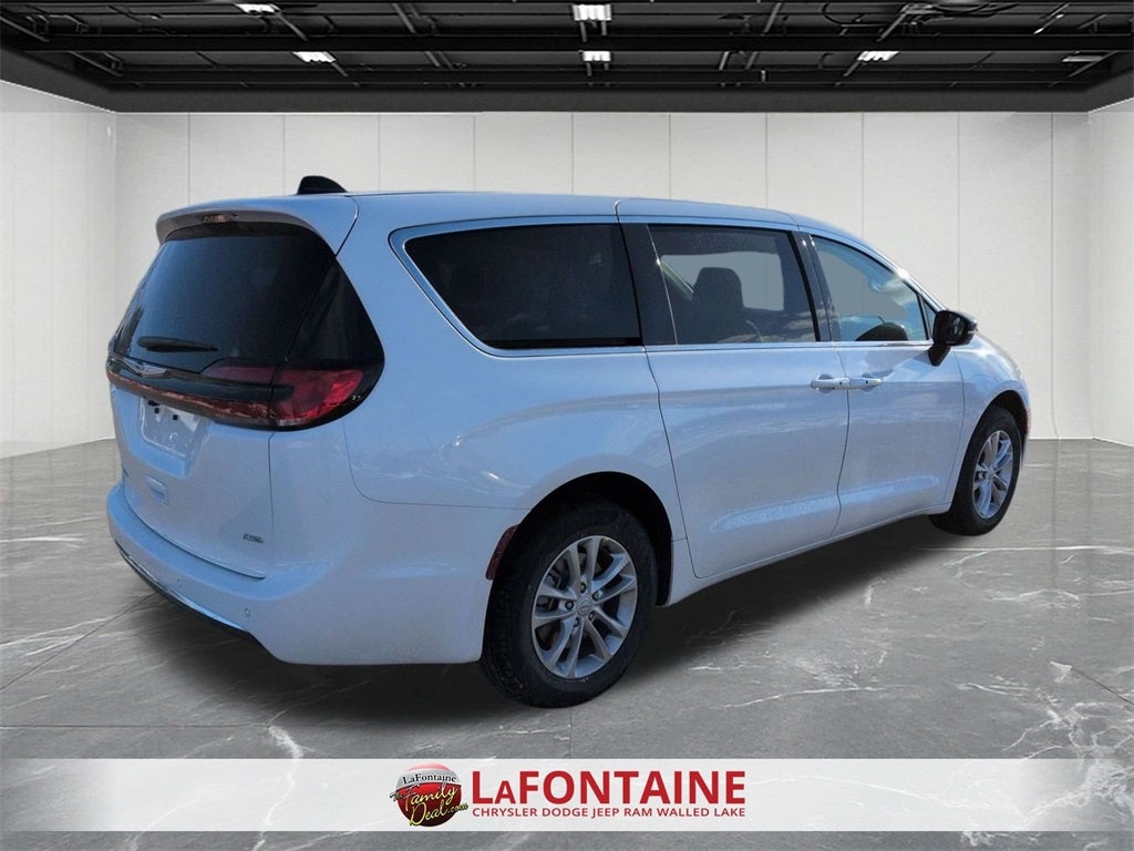 2026 Chrysler Pacifica PACIFICA SELECT AWD