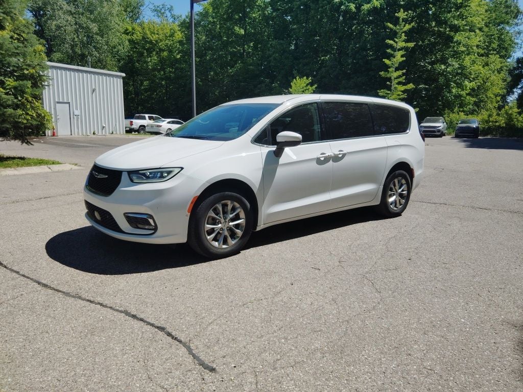 2023 Chrysler Pacifica Touring L AWD