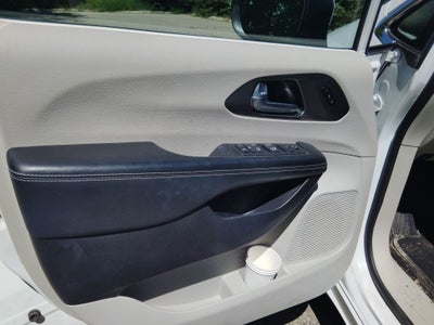 2023 Chrysler Pacifica Touring L AWD