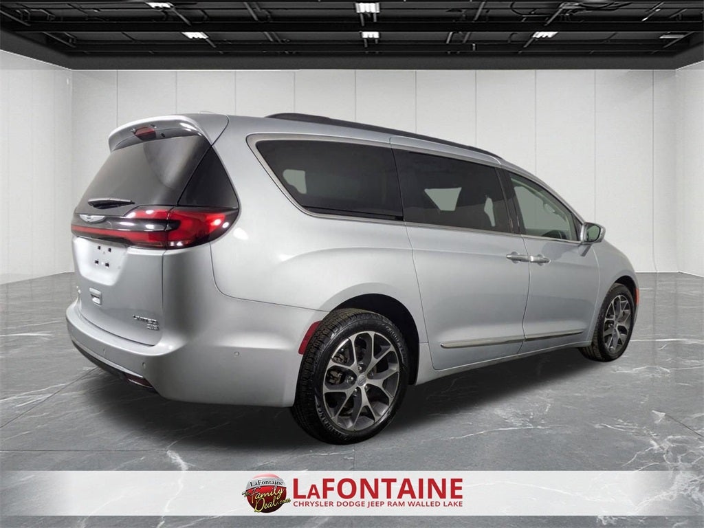2022 Chrysler Pacifica Limited AWD