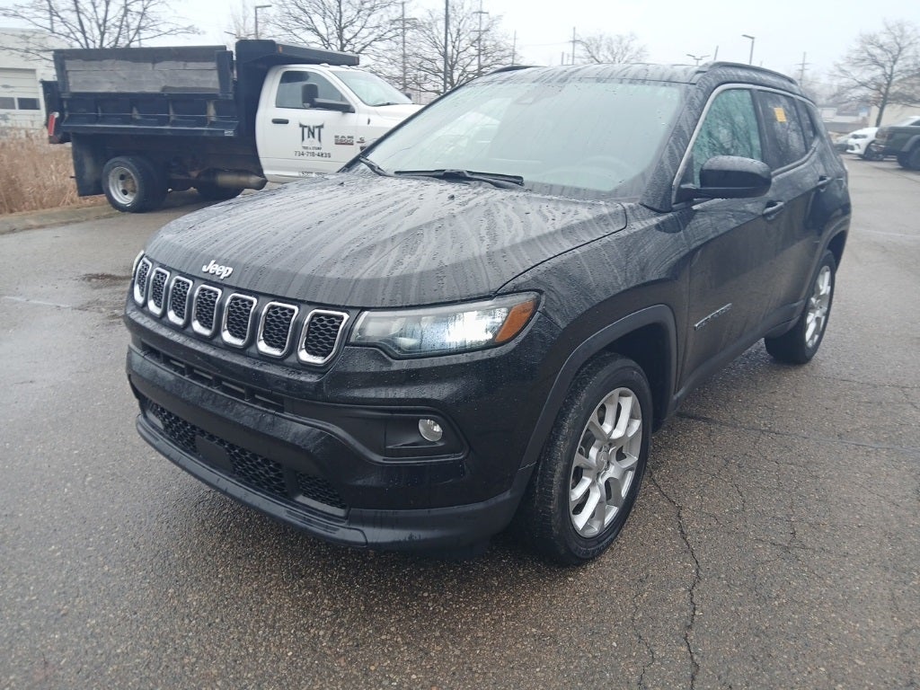 2023 Jeep Compass Latitude Lux FWD