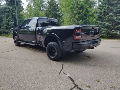 2021 RAM 3500 Laramie Crew Cab 4x4 8' Box