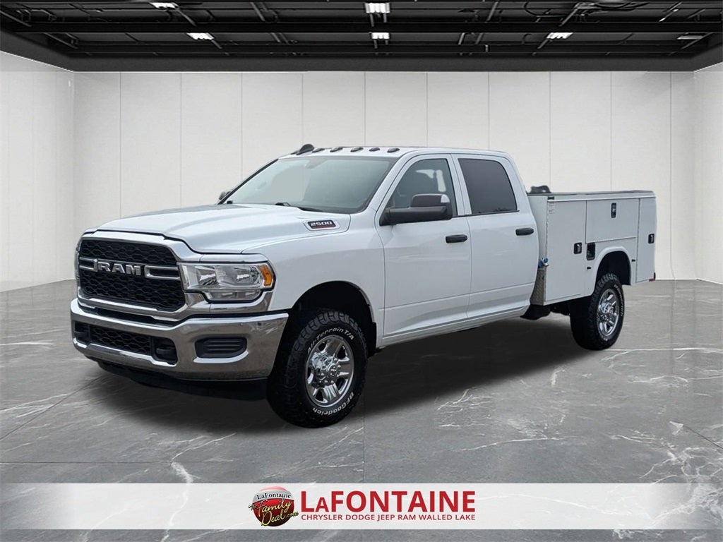 2022 RAM 2500 Tradesman Crew Cab 4x4 8' Box