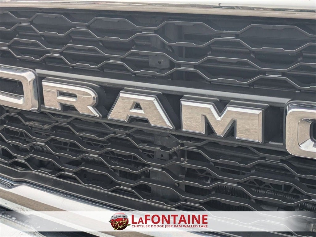 2022 RAM 2500 Tradesman Crew Cab 4x4 8' Box