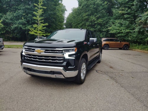 2023 Chevrolet Silverado 1500 4WD Crew Cab Short Bed LTZ
