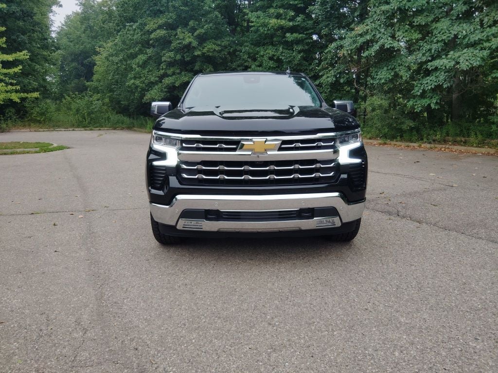 2023 Chevrolet Silverado 1500 4WD Crew Cab Short Bed LTZ