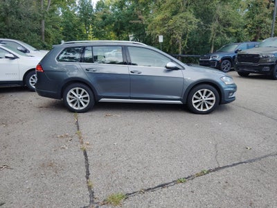 2019 Volkswagen Golf Alltrack TSI S