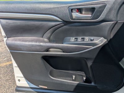 2017 Toyota Highlander SE