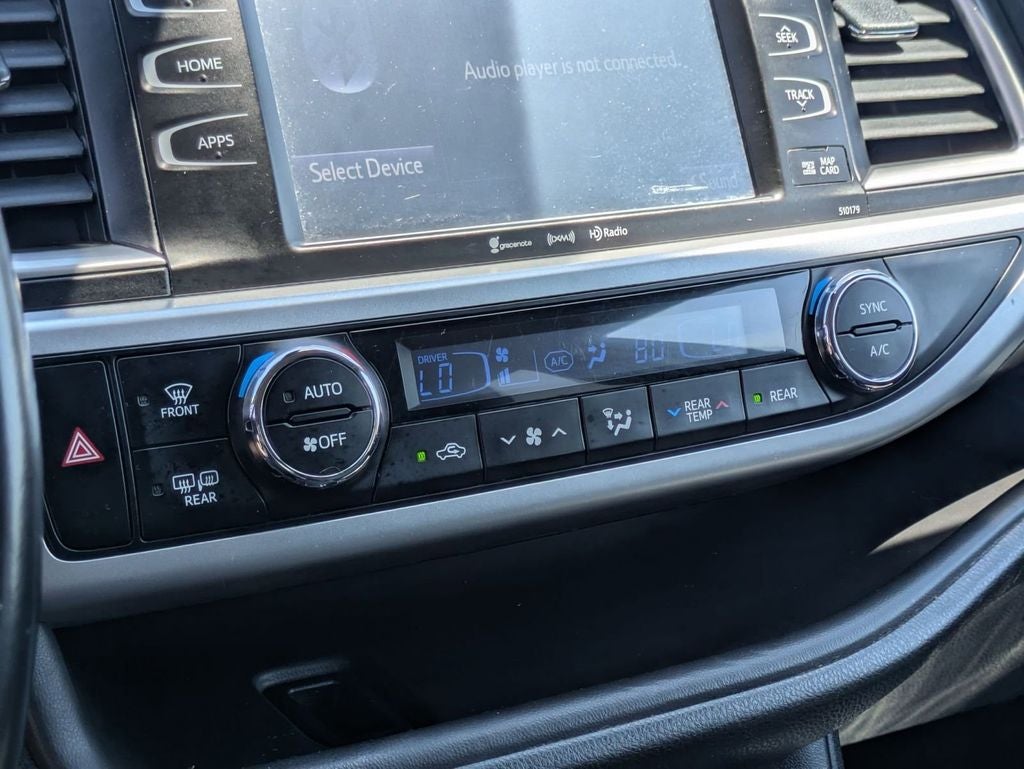 2017 Toyota Highlander SE