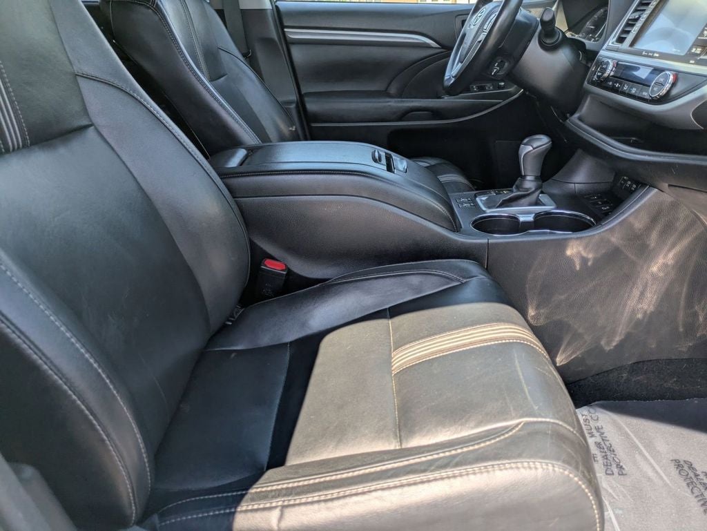 2017 Toyota Highlander SE
