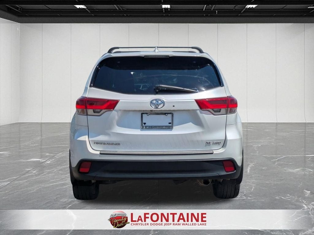 2017 Toyota Highlander SE