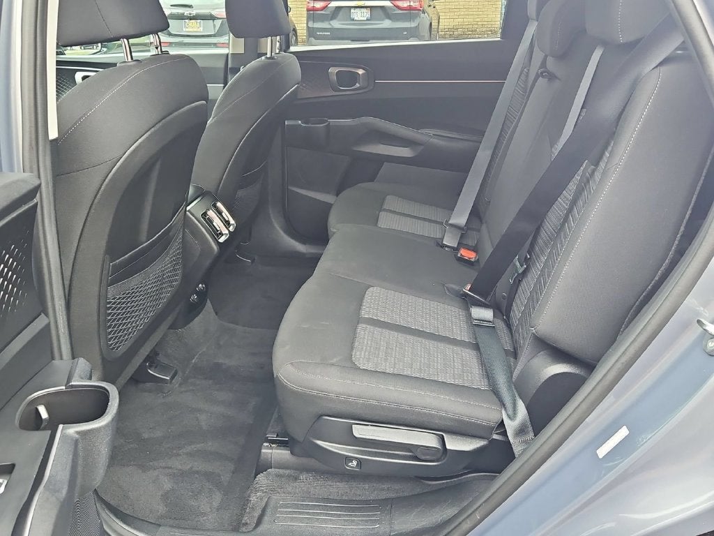 2023 Kia Sorento LX