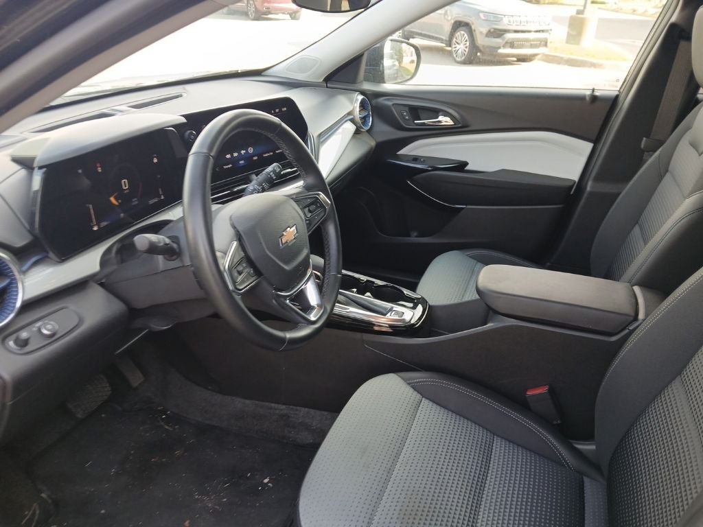 2025 Chevrolet Trax FWD LT