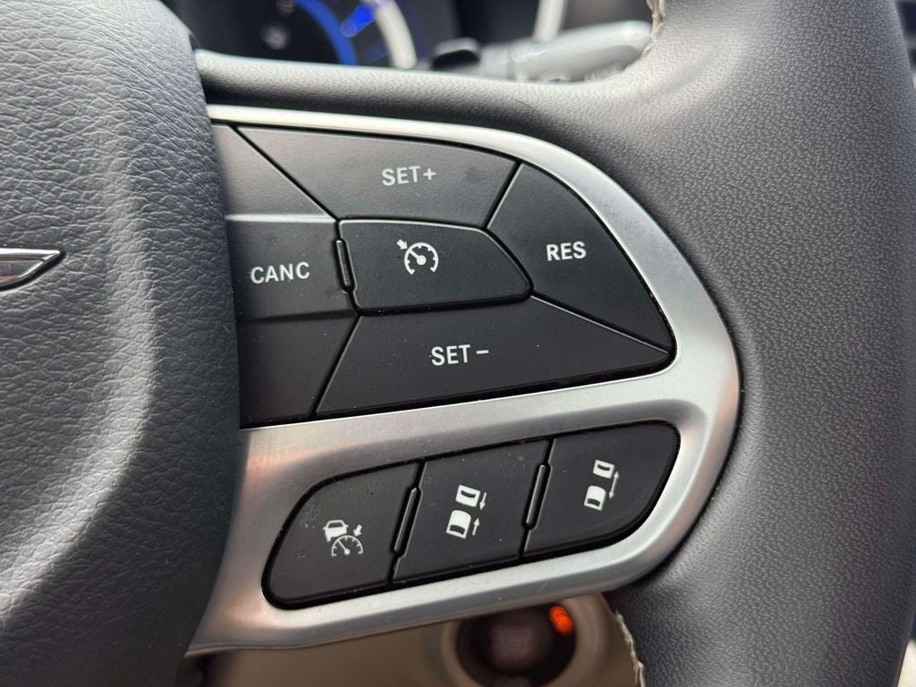2023 Chrysler Pacifica Hybrid Touring L