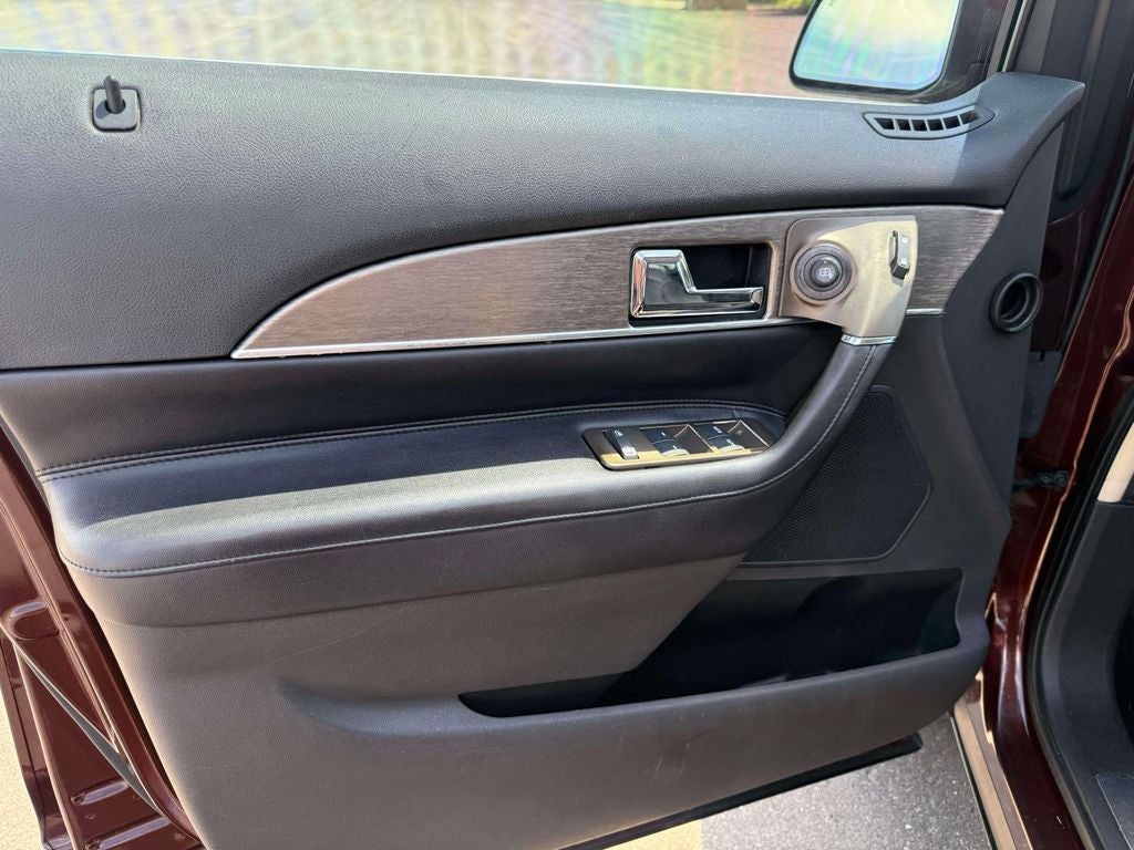 2012 Lincoln MKX Base