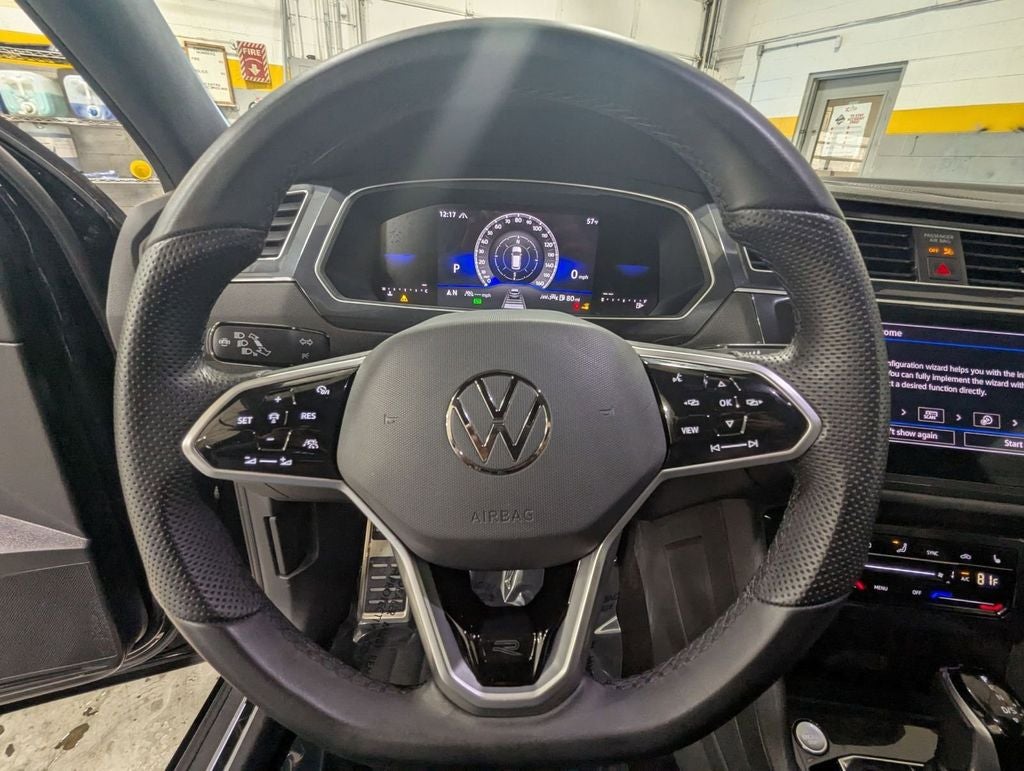 2024 Volkswagen Tiguan 2.0T SE R-Line Black