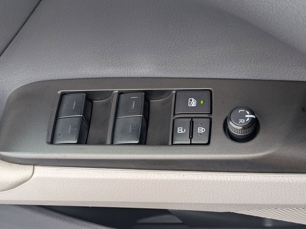 2023 Toyota Camry Hybrid LE