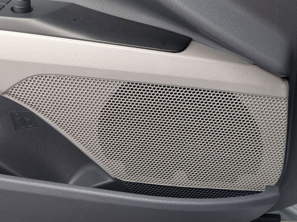 2023 Toyota Camry Hybrid LE