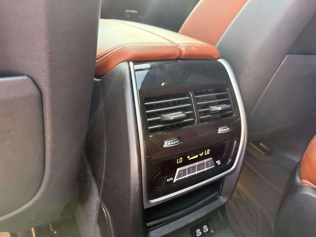 2021 BMW X7 M50i