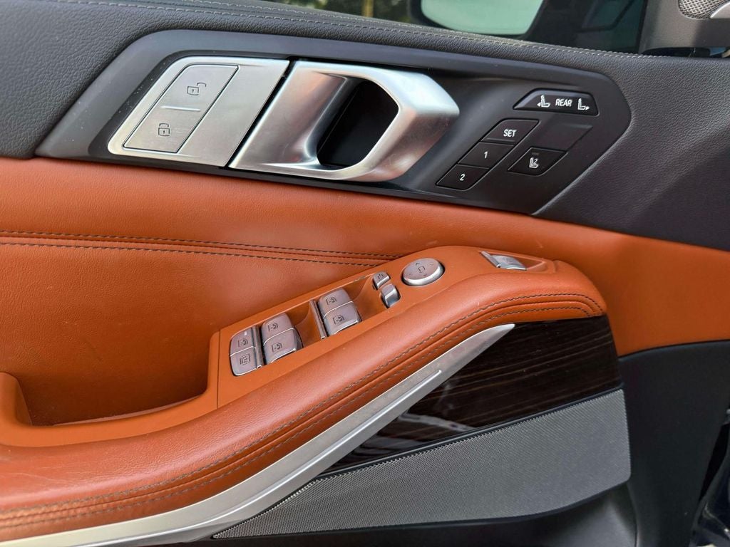 2021 BMW X7 M50i