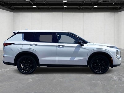 2023 Mitsubishi Outlander Black Edition
