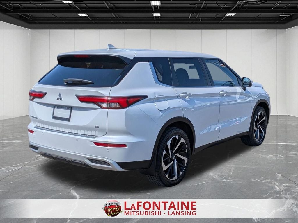 2023 Mitsubishi Outlander SE Black Edition