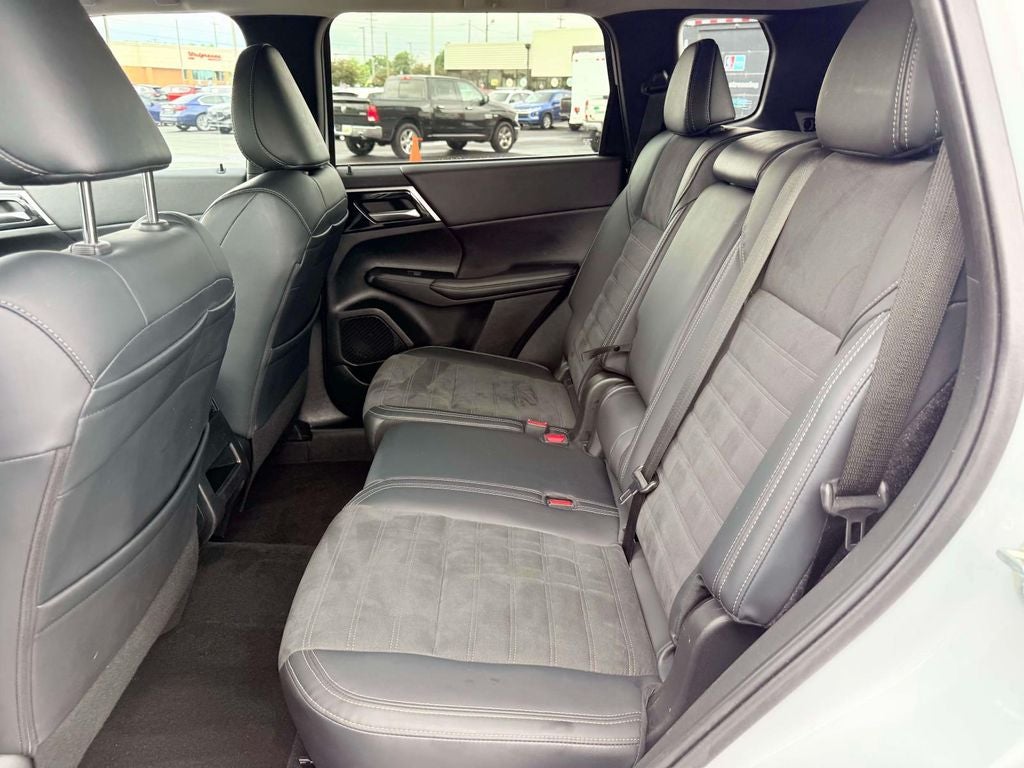 2024 Mitsubishi Outlander SE