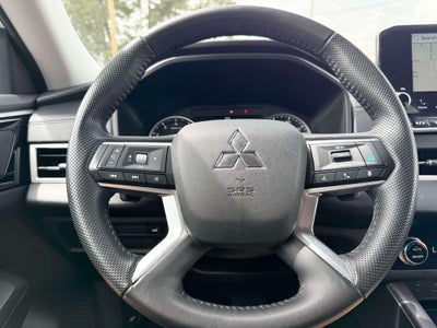 2024 Mitsubishi Outlander SE