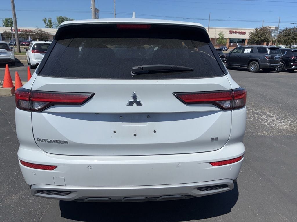2024 Mitsubishi Outlander SE