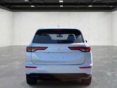 2022 Mitsubishi Outlander ES
