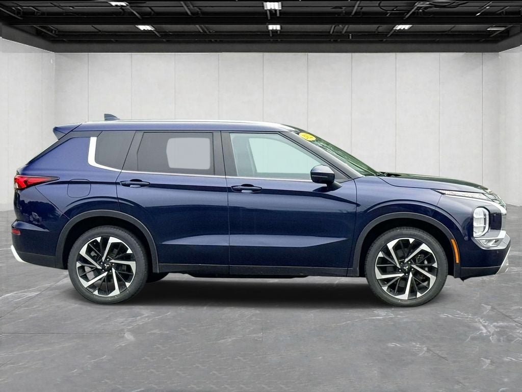 2022 Mitsubishi Outlander Black Edition