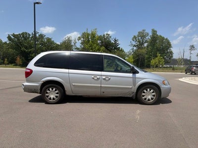 2005 Chrysler Town & Country Touring