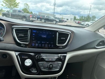 2017 Chrysler Pacifica Touring L Plus