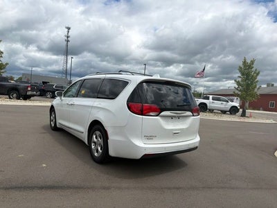 2017 Chrysler Pacifica Touring L Plus