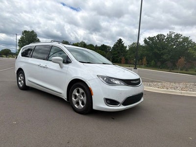 2017 Chrysler Pacifica Touring L Plus